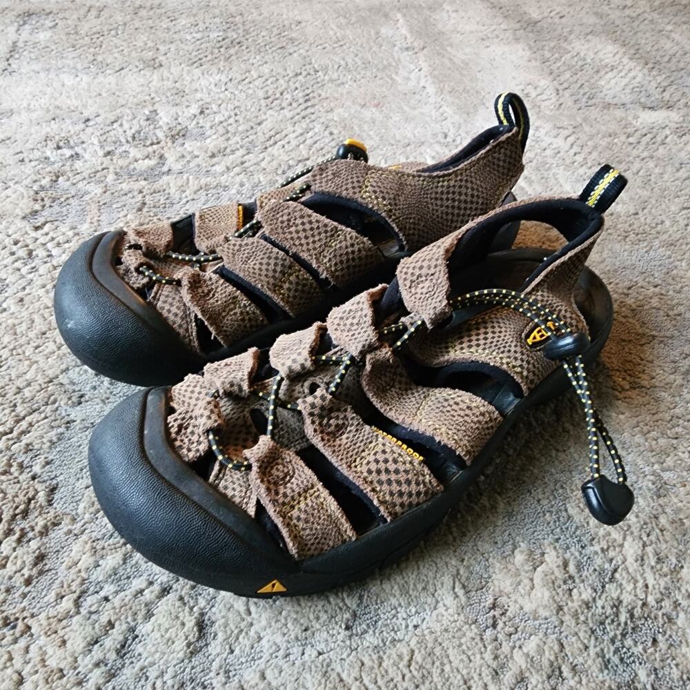 Keen Kids Size 4 Sandals Youth Brown Hiking Beach Water Shoes Boys Girls